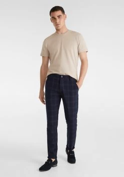 Wellington Textured Tee -yd. 20CSTB02 NAT MODEL